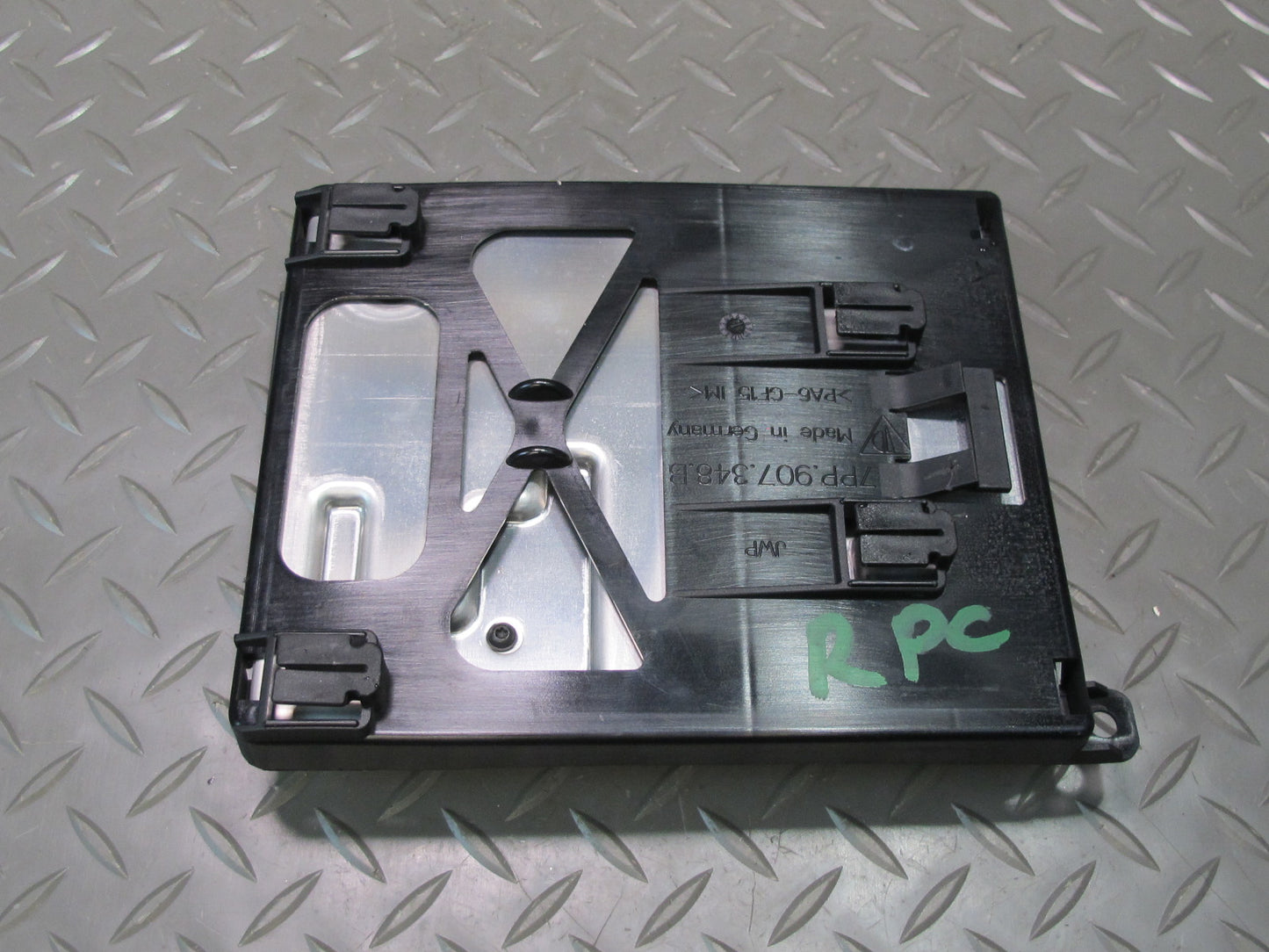 2012 Porsche Cayenne 958 Body Control Module BCM Unit 7PP907064EG