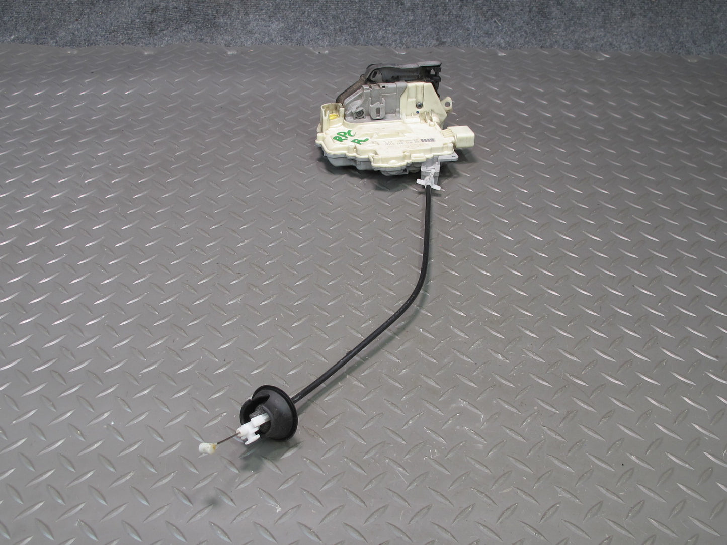 2011-2018 Porsche Cayenne 958 Front Left Driver Side Door Latch Lock Actuator