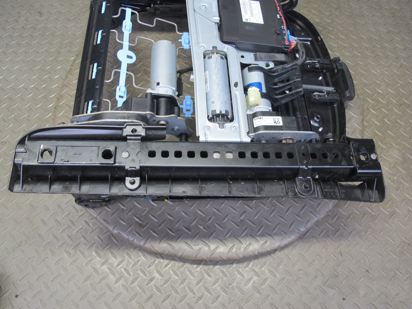 07-13 BMW E93 335i Conv Front Left Sport Seat Lower Frame Track Rail w Motor OEM