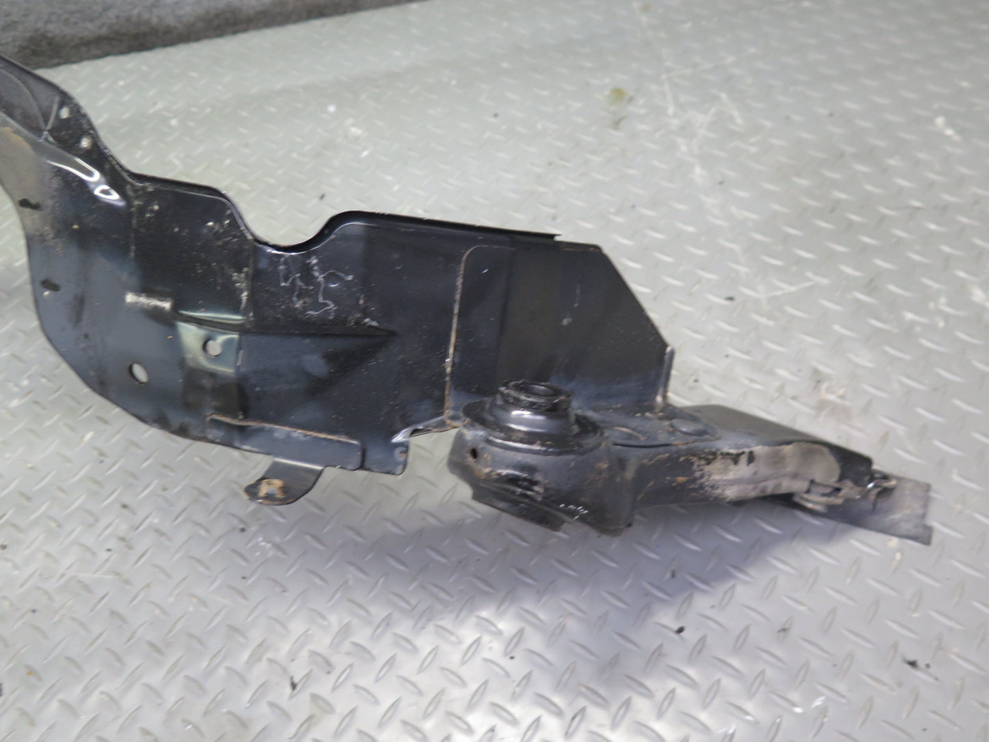 04-06 Nissan Z33 350Z Conv Rear Fuel Tank Crossmember Support Frame 68K Mile OEM