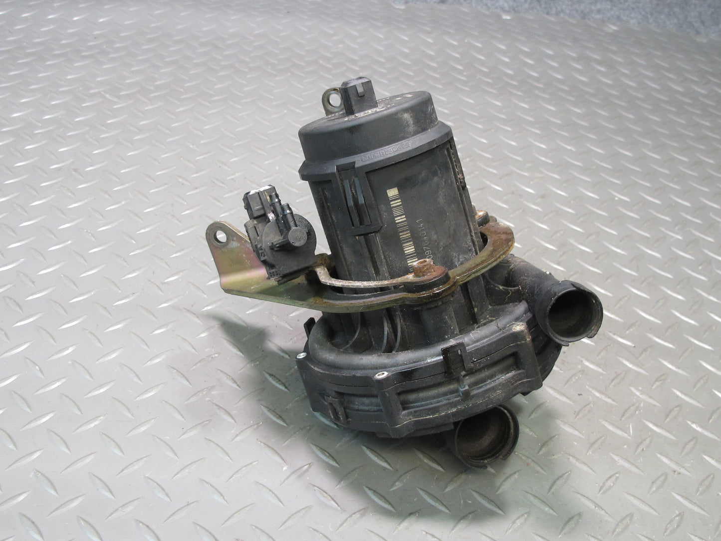 99-03 VW Eurovan T4 2.8L Secondary Air Injection Smog Pump OEM