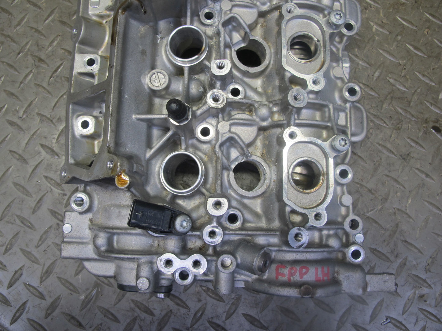 17-23 Porsche Panamera 971 2.9L Csza Engine Left Cylinder Head Valve Cover 43k