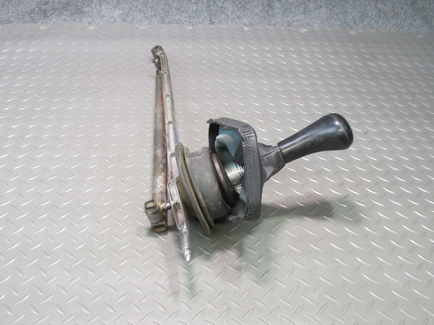 96-99 BMW E36/7 Z3 1.9L M44 M/T Gearshifter Arm Lever Rod w Boot & Knob Assy OEM