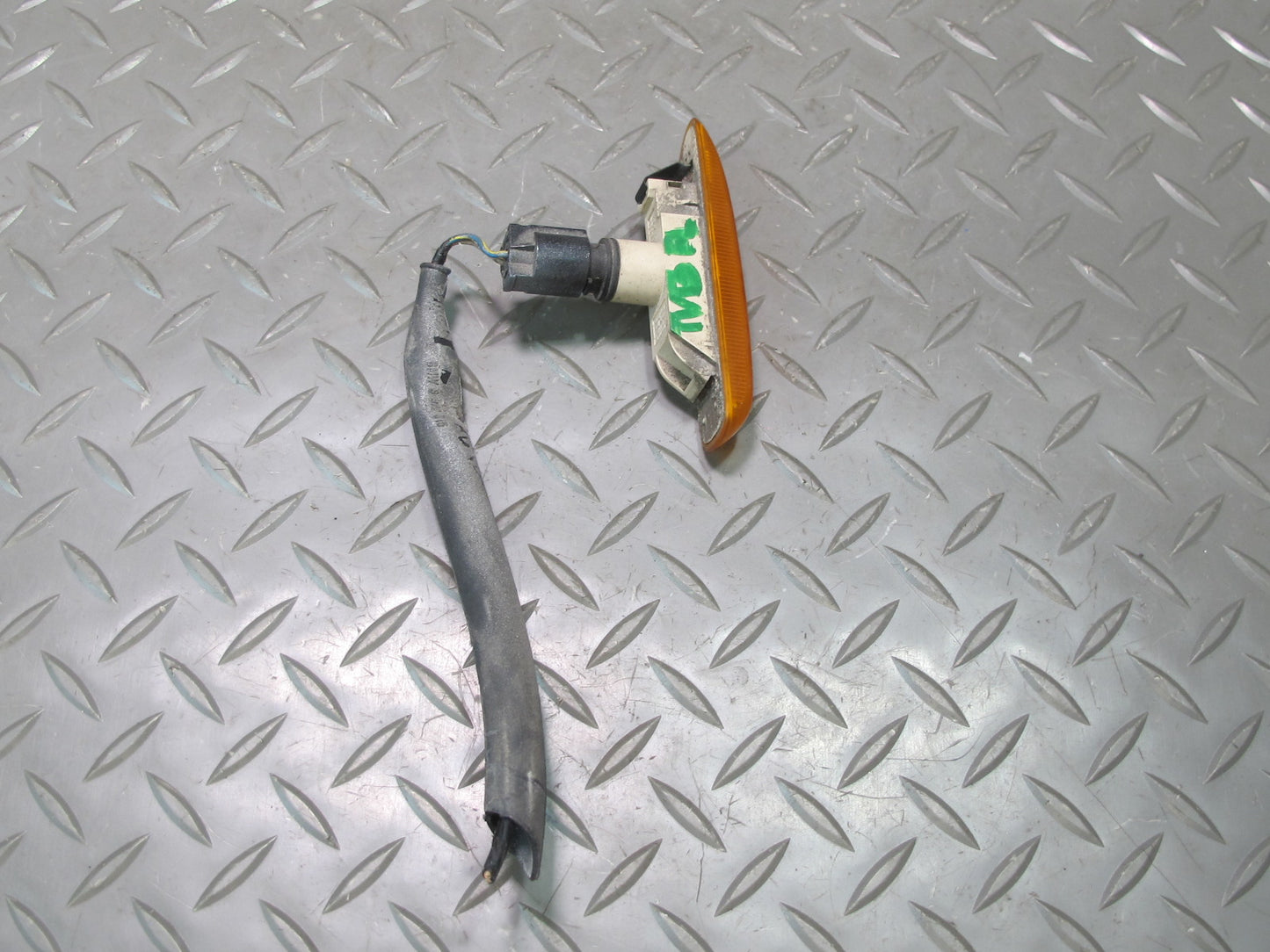 2001 BMW E46 Coupe Convertible Set of 2 Front Side Marker Light Lamp OEM