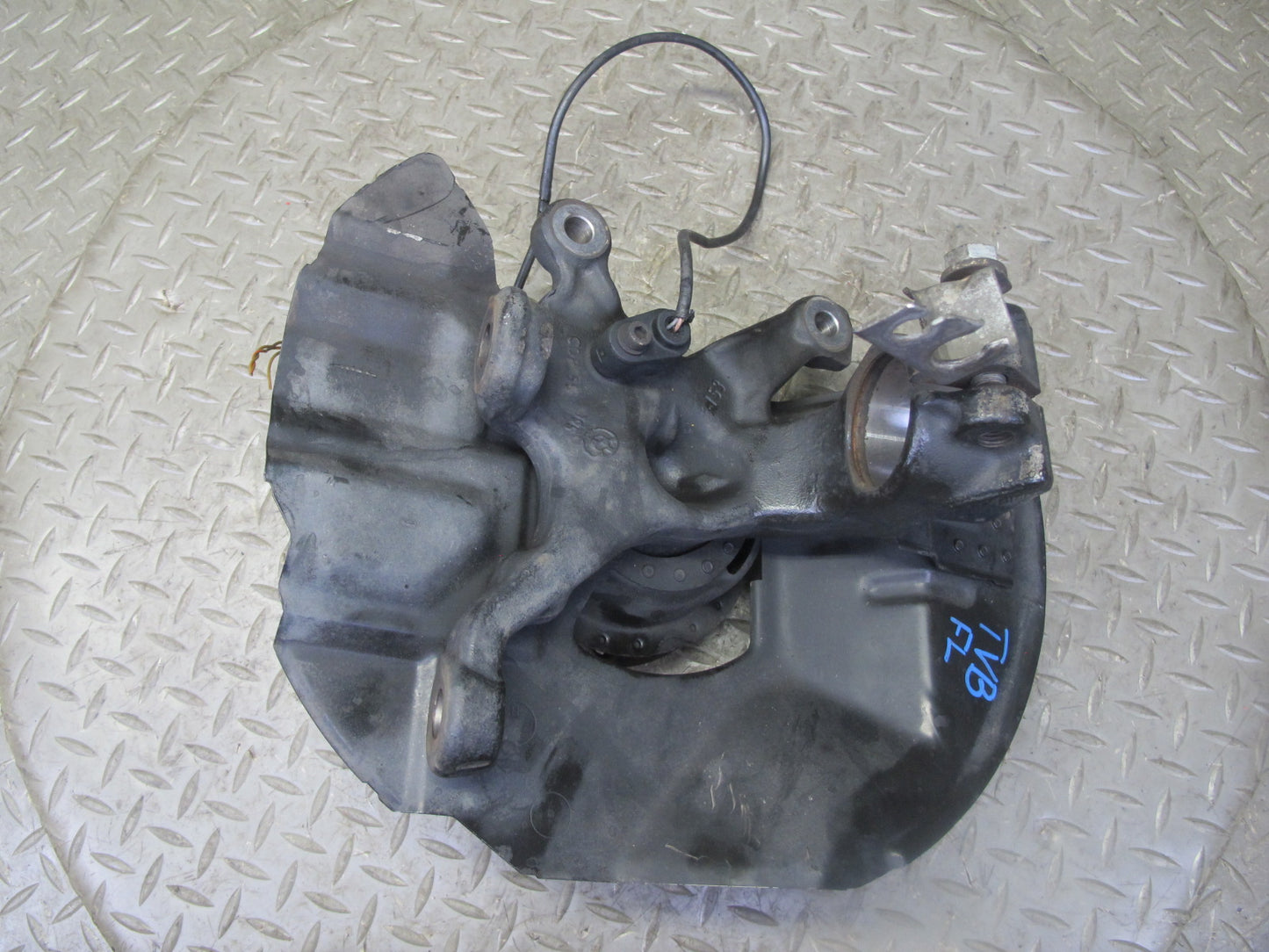 01-06 BMW E46 330ci RWD Front Left Spindle Knuckle Wheel Hub Bearing OEM