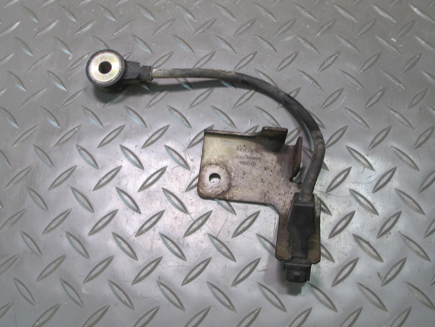 99-00 VW Eurovan T4 2.8L Engine Knock Sensor Set of 2 OEM