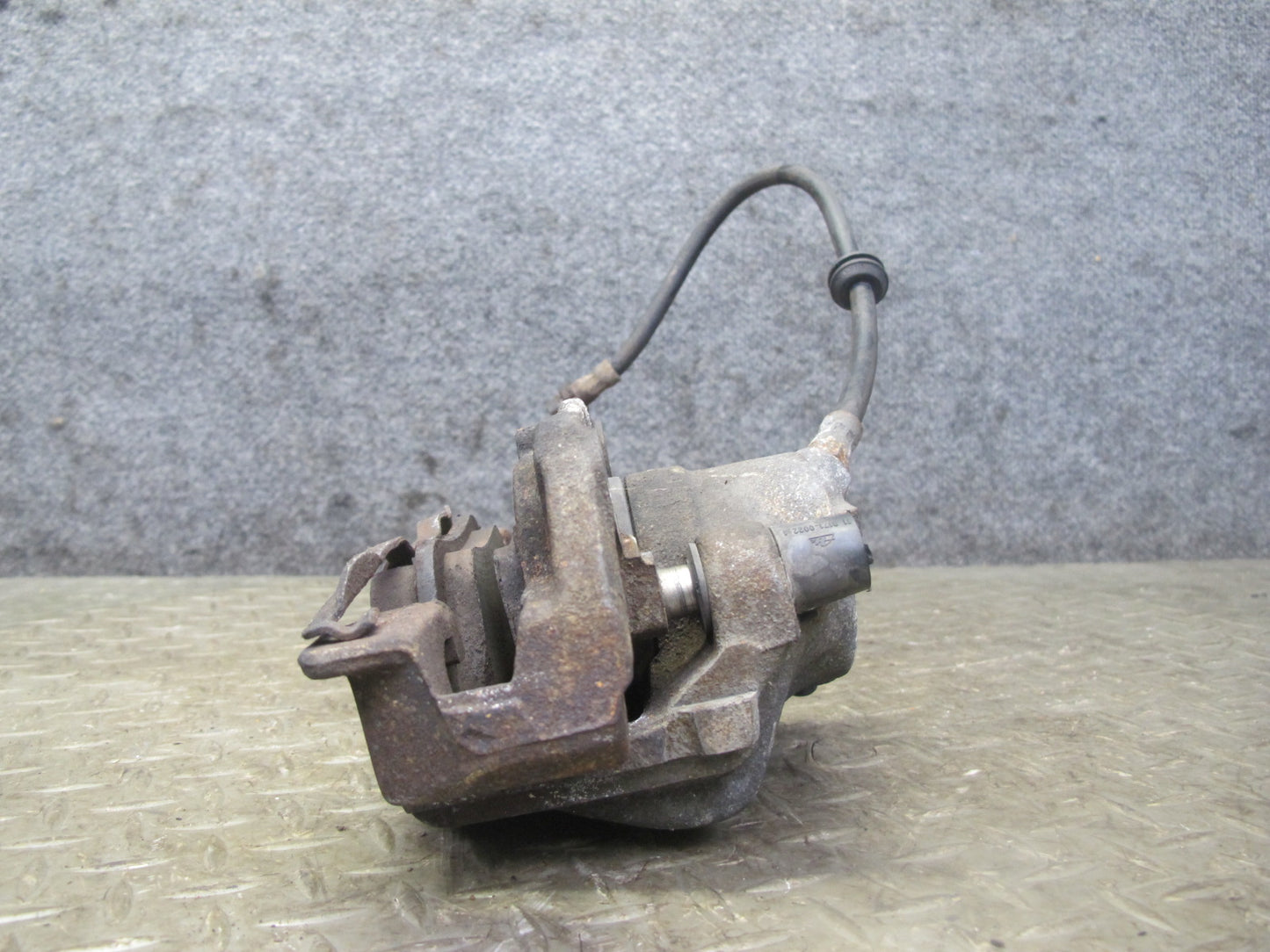 96-99 BMW E36/7 Z3 1.9L M44 Set of 2 Front Right & Left Brake Caliper OEM