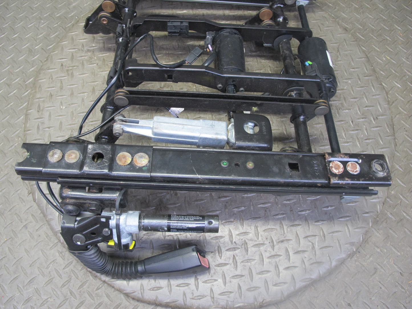 98-02 BMW E36/7 Z3 Front Right Passenger Seat Lower Frame Track Rail w Motor OEM