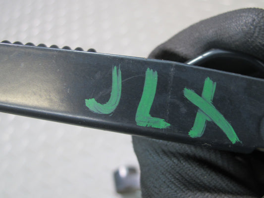 1999-2007 Lexus UZJ100L LX470 Front Left & Right Windshield Wiper Arm Set