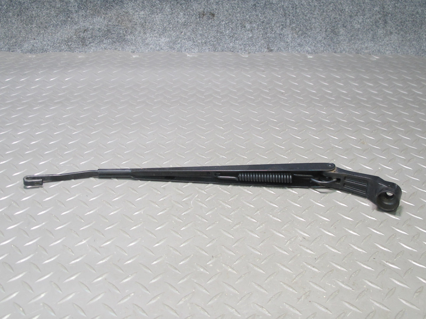 1999-2007 Lexus UZJ100L LX470 Front Left & Right Windshield Wiper Arm Set