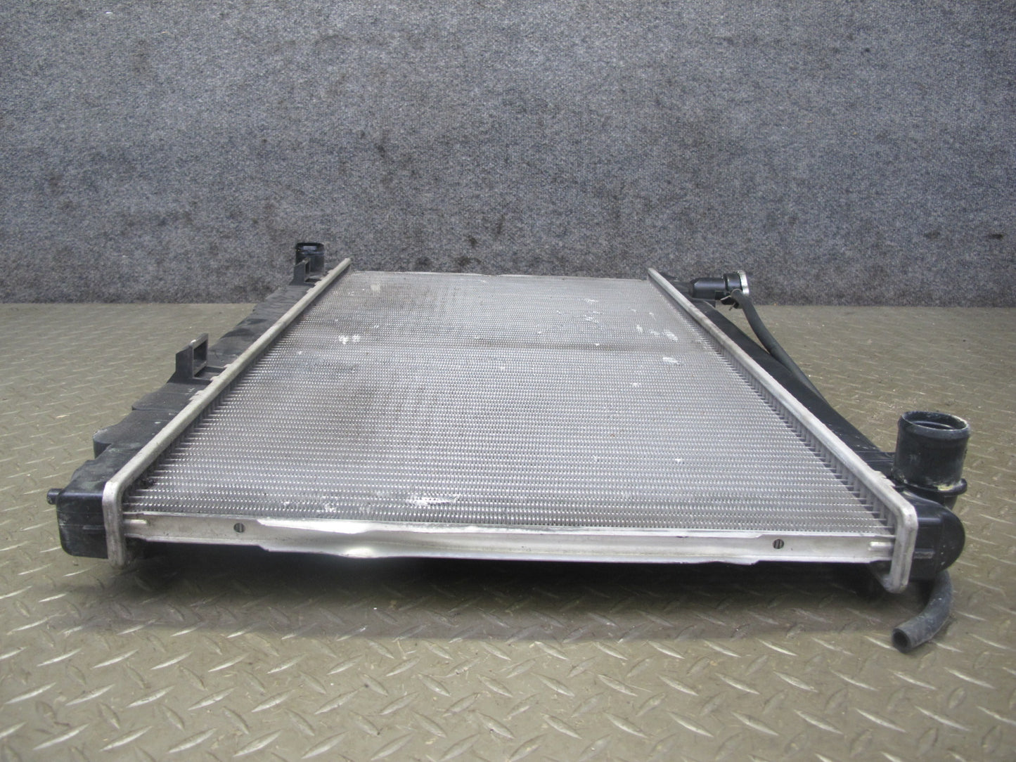 03-06 Nissan 350Z Z33 Convertible M/T Engine Cooling Radiator 68K Miles OEM