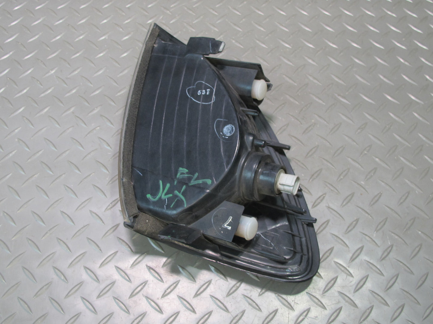 2003-2007 Lexus UZJ100L LX470 Front Left Turn Signal Corner Light Lamp