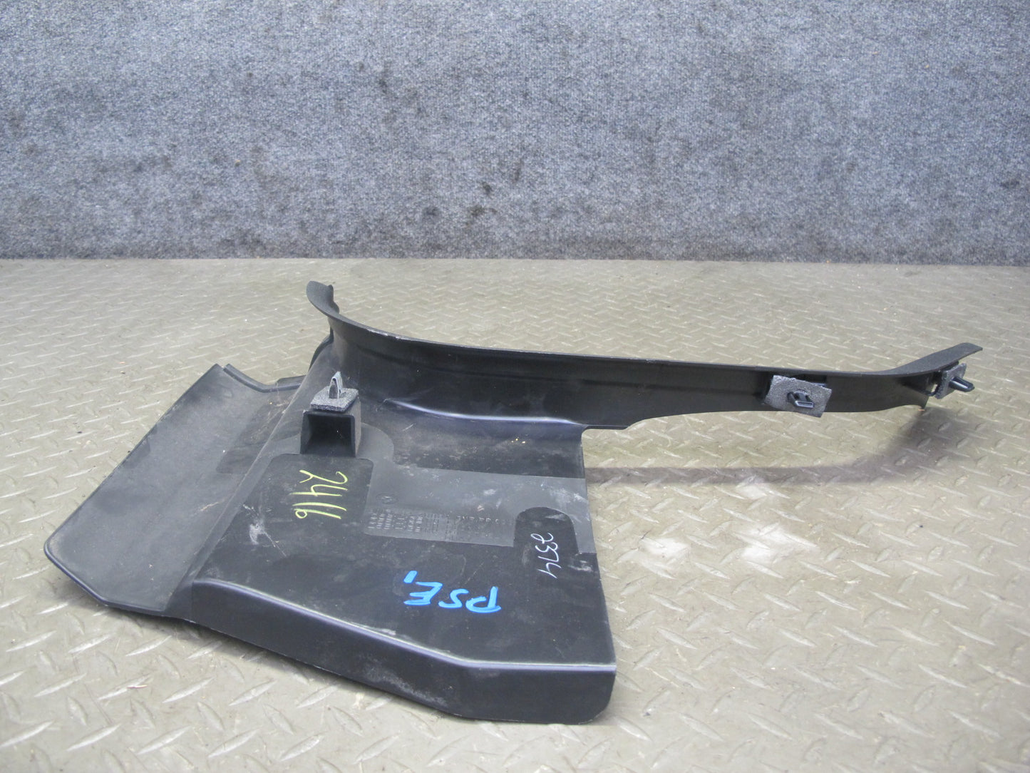 06-10 Pontiac Solstice Saturn SKY Conv Set of 2 Front Kick Trim Cover Panel OEM