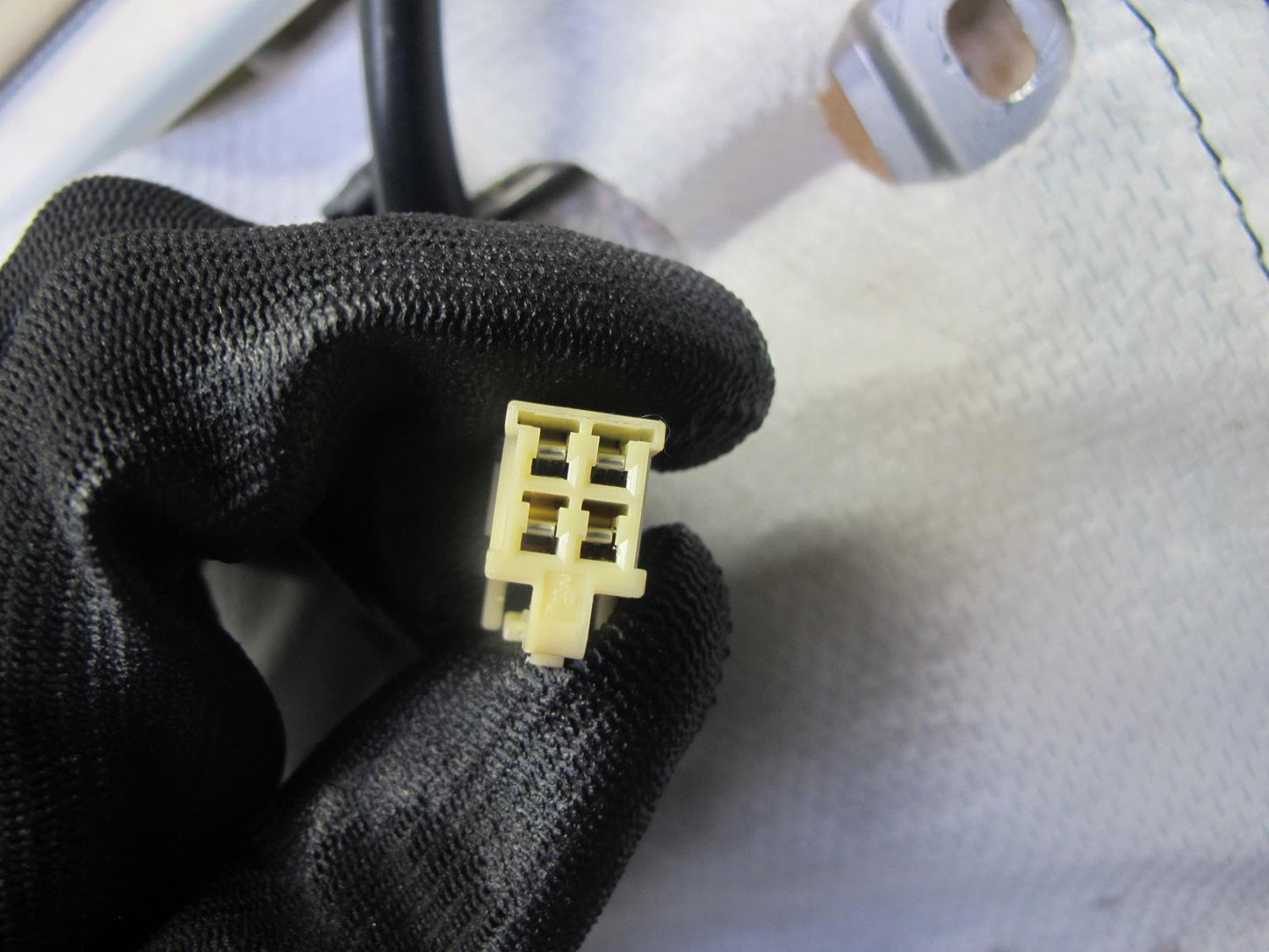 2003-2007 Lexus LX470 J100 Front Right Passenger Side Seat Lower Cushion Ivory