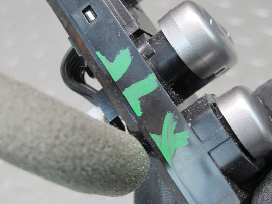 2003-2007 Lexus UZJ100L LX470 Differential Lock Hazard Control Switch