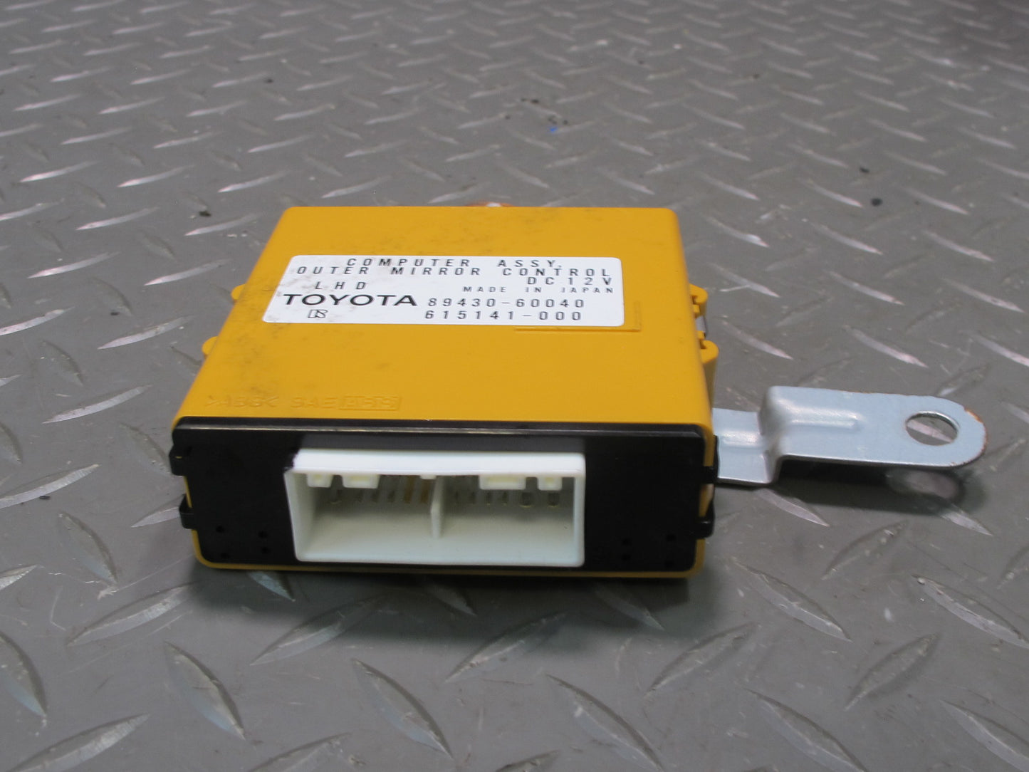 2002-2007 Lexus J100 LX470 Outer Mirror Memory Control Module 89430-60040