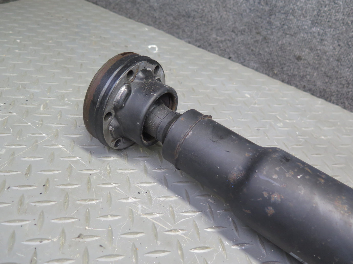 2006-2010 BMW E60 M5 SMG Rear Driveshaft Drive Shaft 2282720 55k Miles