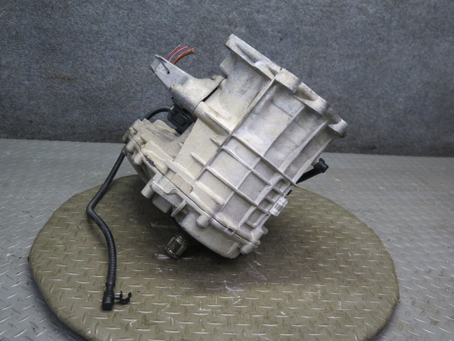 11-14 Porsche Cayenne 958 4.8L Turbo AWD Transmission Transfer Case Box W/ Motor