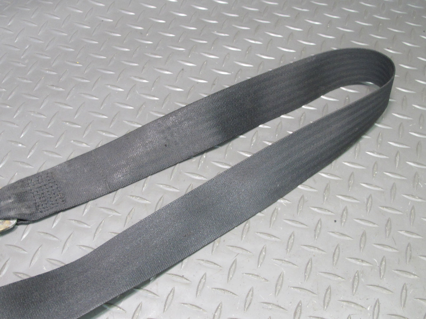 83-85 MERCEDES W123 240D FRONT LEFT RIGHT SEATBELT RETRACTOR SET OEM