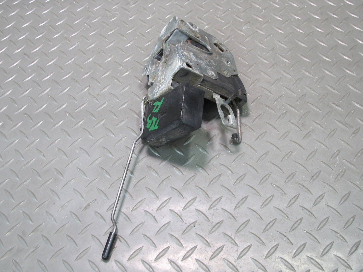 96-99 BMW E36 328ic Convertible Coupe Left Door Lock Latch Actuator OEM