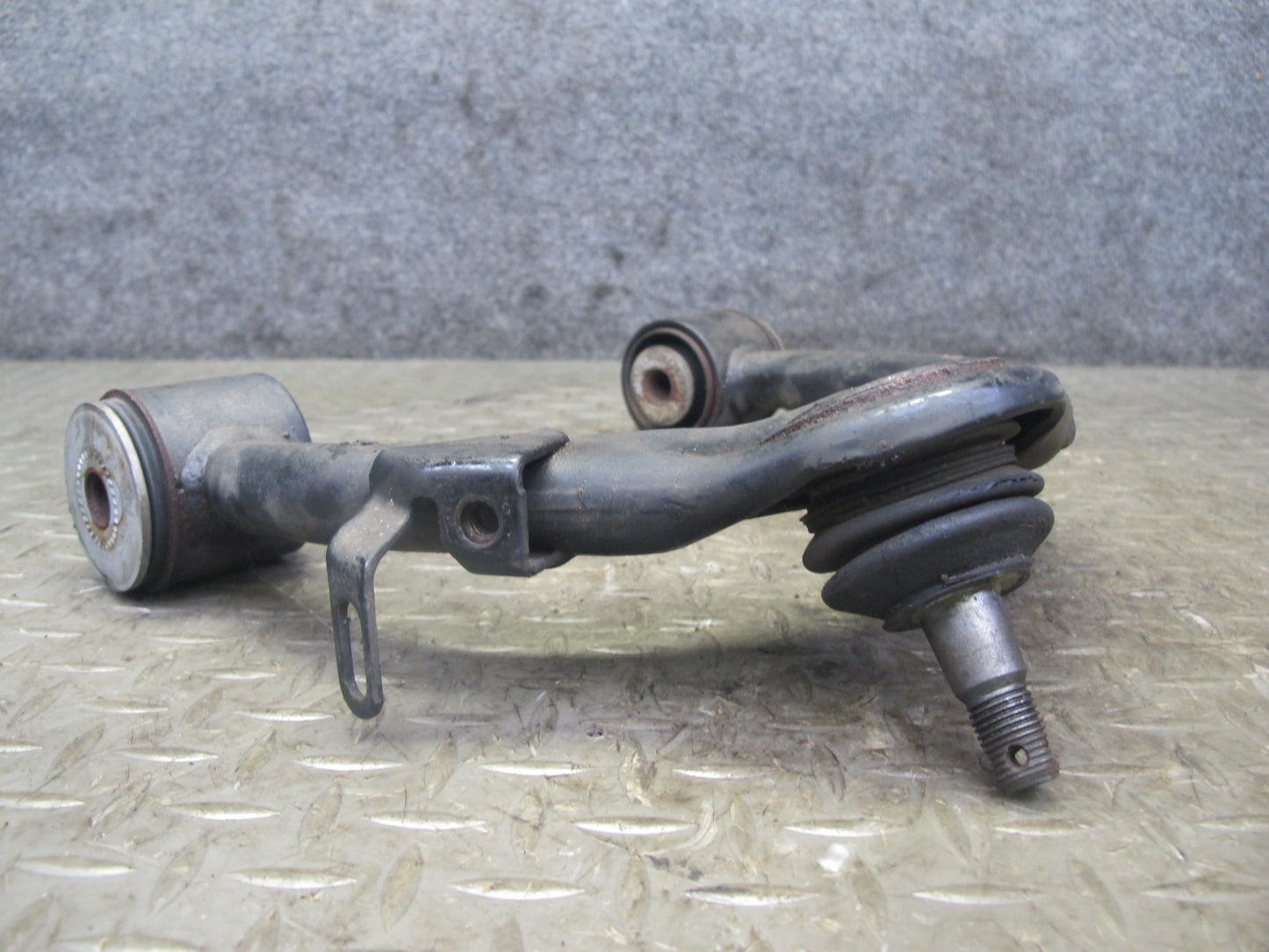 1998-2007 Lexus UZJ100L LX470 Front Left & Right Side Upper Control Arm Set