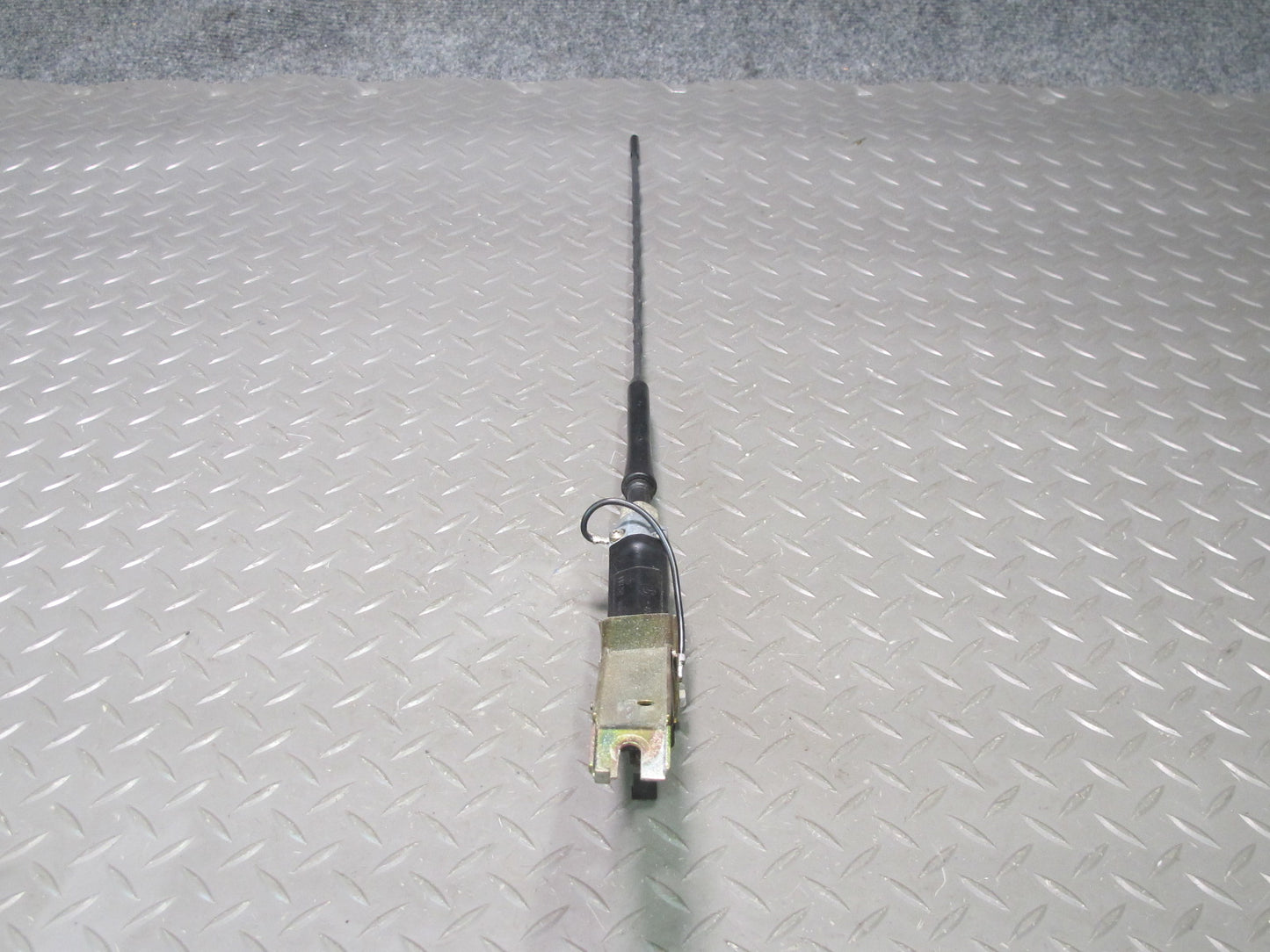 94-99 BMW E36 328iC Convertible Radio Antenna w Mount Bracket Assembly OEM