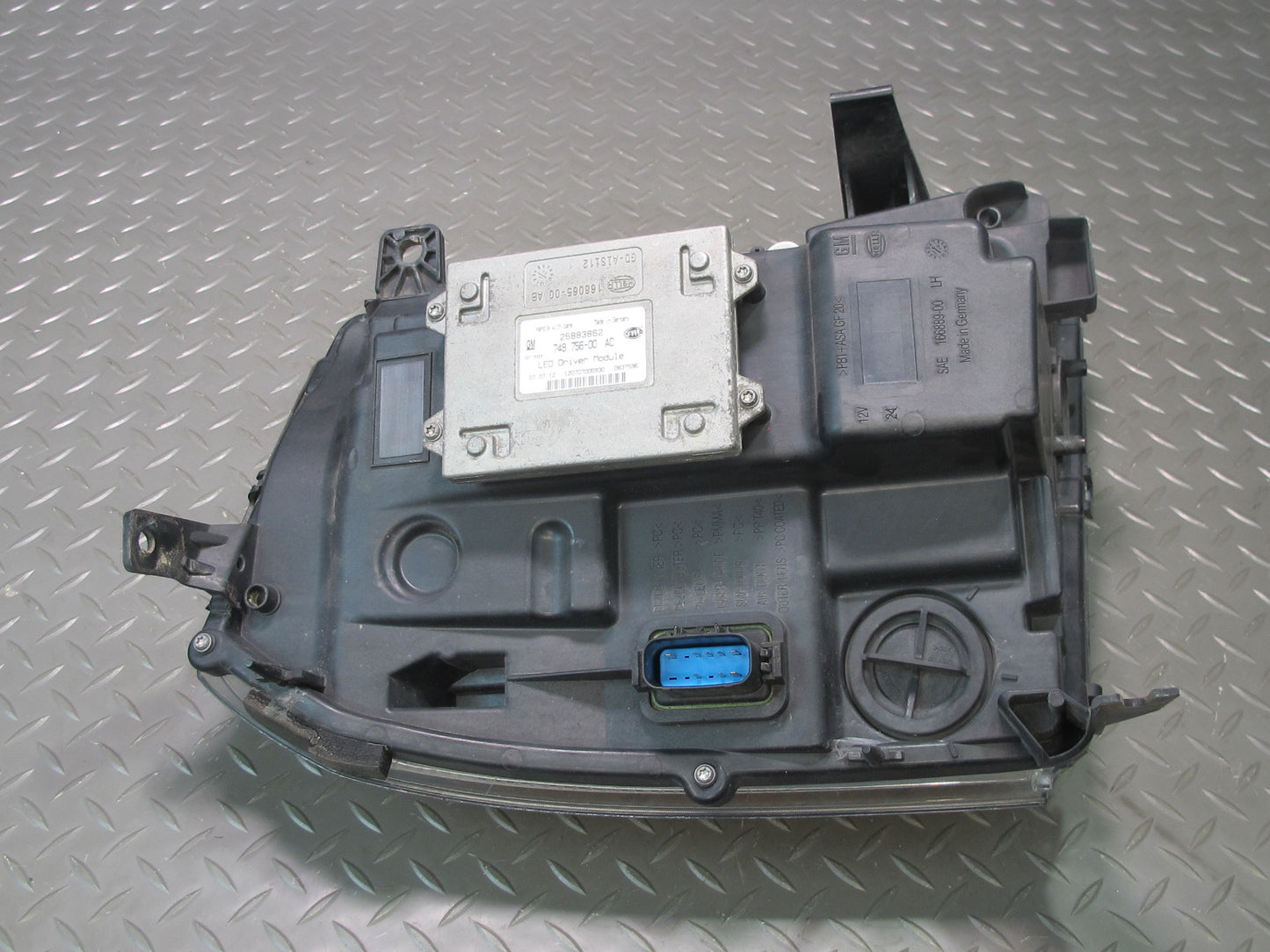 2009-2014 Cadillac Escalade Front Left LED Headlight Lamp w Ballast 25999509