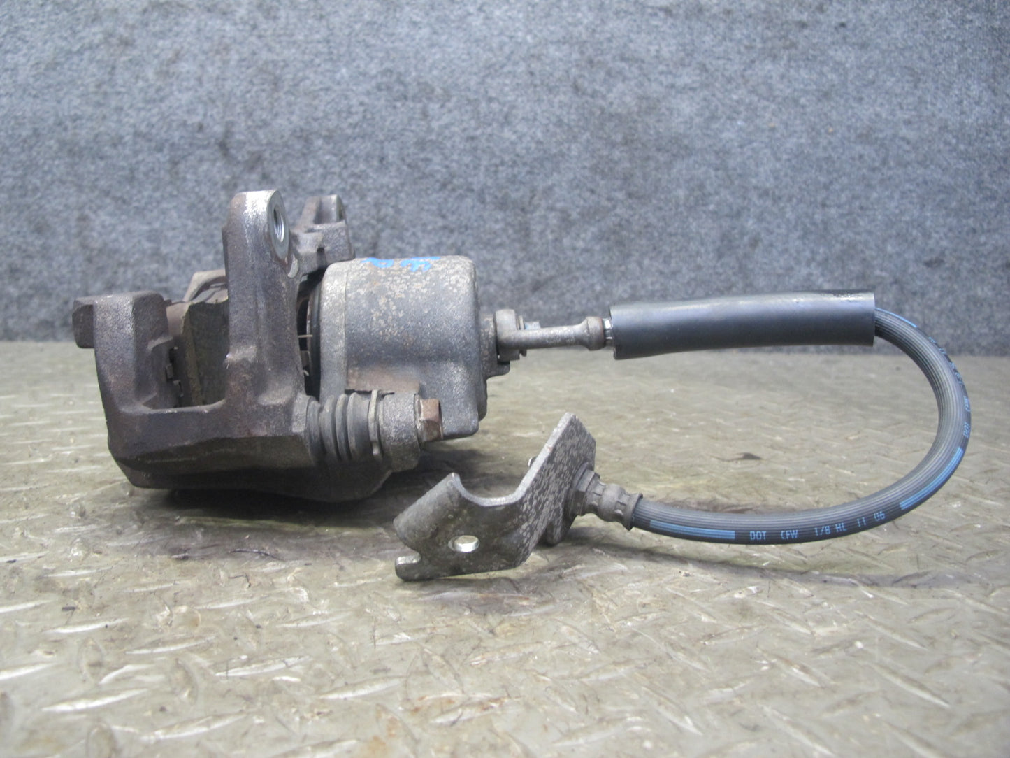 06-10 Pontiac Solstice Saturn SKY Front Left & Right Brake Caliper Set 20K OEM