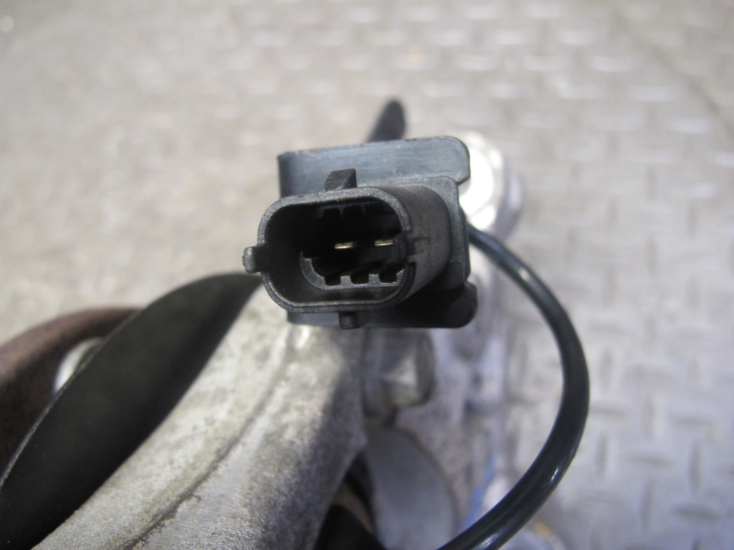 06-10 Pontiac Solstice Saturn SKY Front Left Spindle Knuckle Wheel Hub 20K OEM