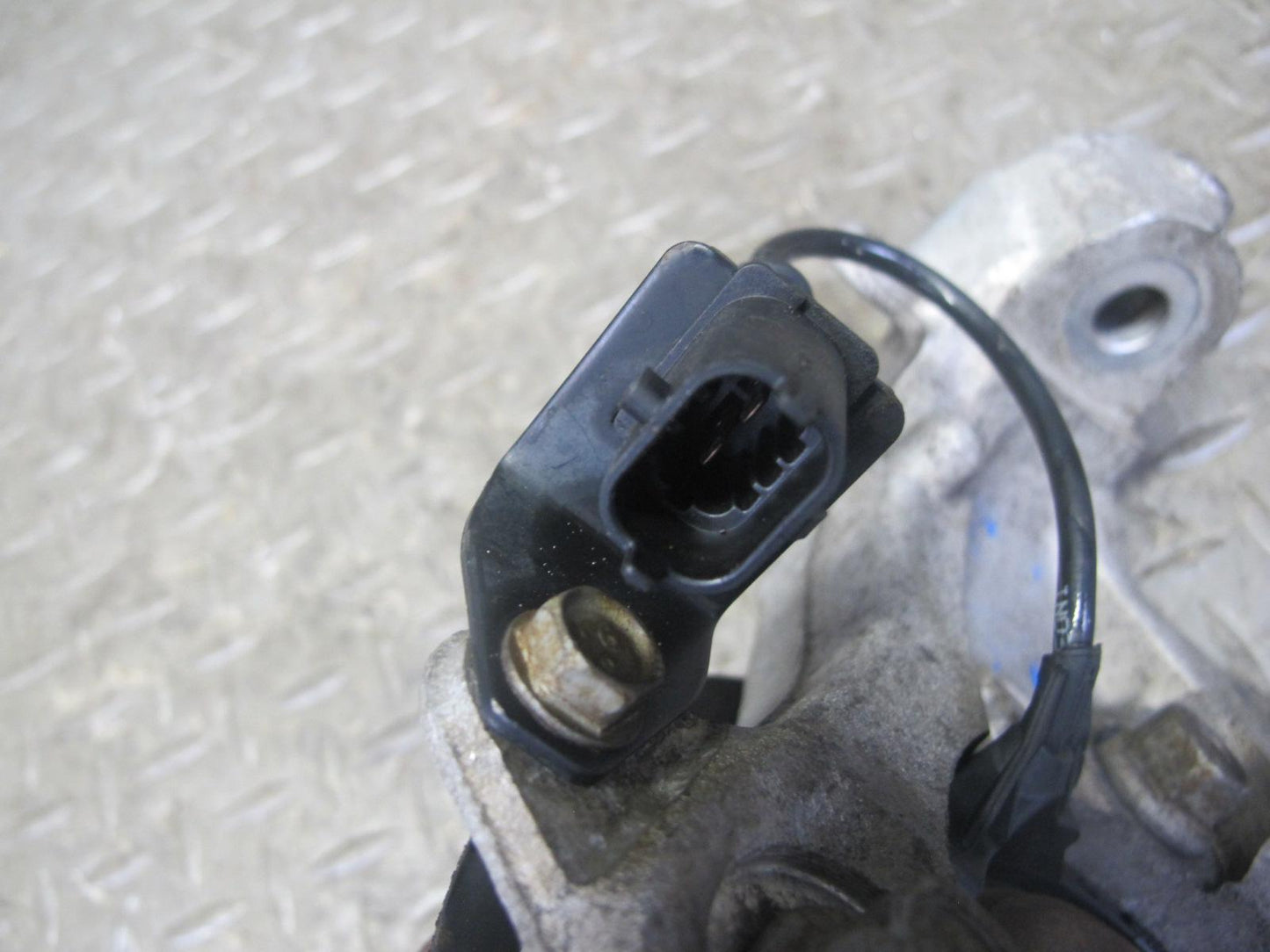 06-10 Pontiac Solstice Saturn SKY Front Right Spindle Knuckle Wheel Hub 20K OEM