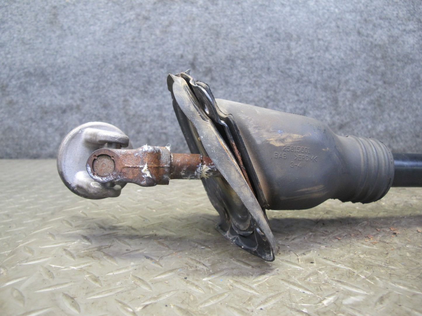 2007-2014 Cadillac Escalade Steering Column U Joint Linkage Shaft