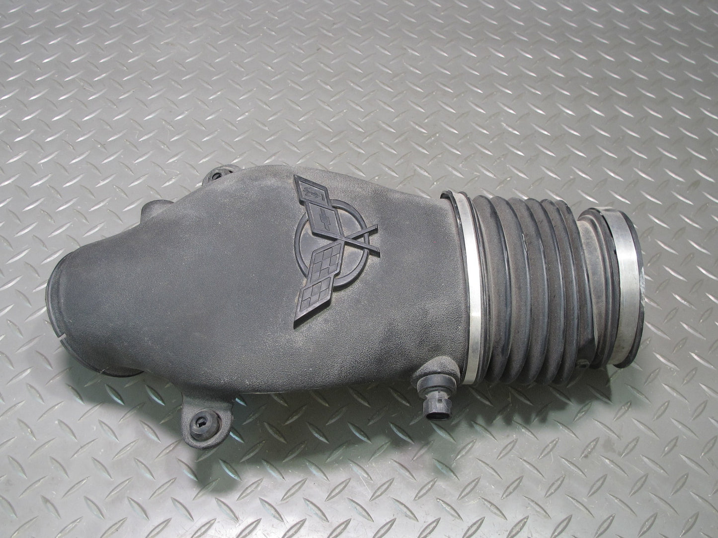 97-00 Chevrolet Corvette C5 Air Intake Duct Tube Bridge w Pipe Hose 88K OEM