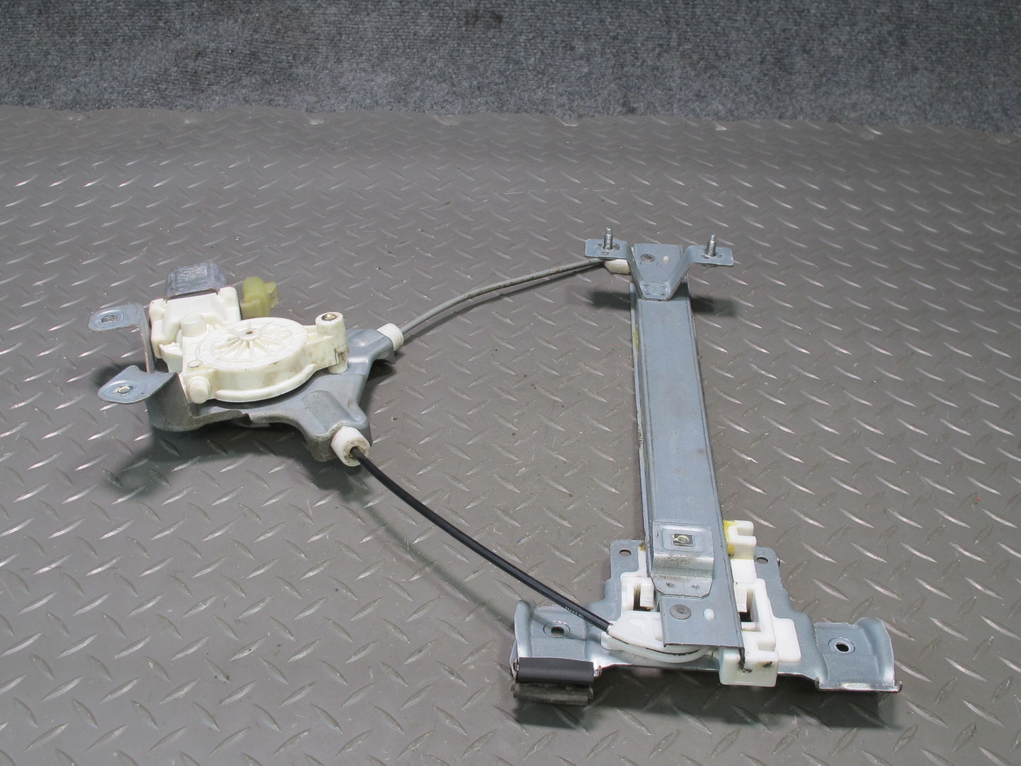 2007-2014 Cadillac Escalade Rear Left Door Window Regulator w Motor