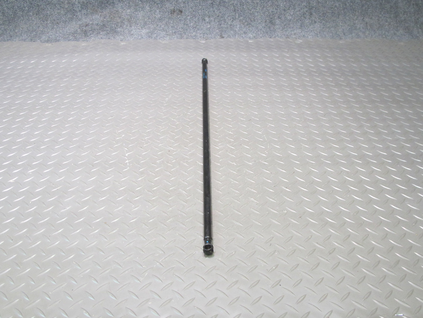 2007-2014 Cadillac Escalade Rear Trunk Liftgate Tailgate Actuator Motor Rod Set