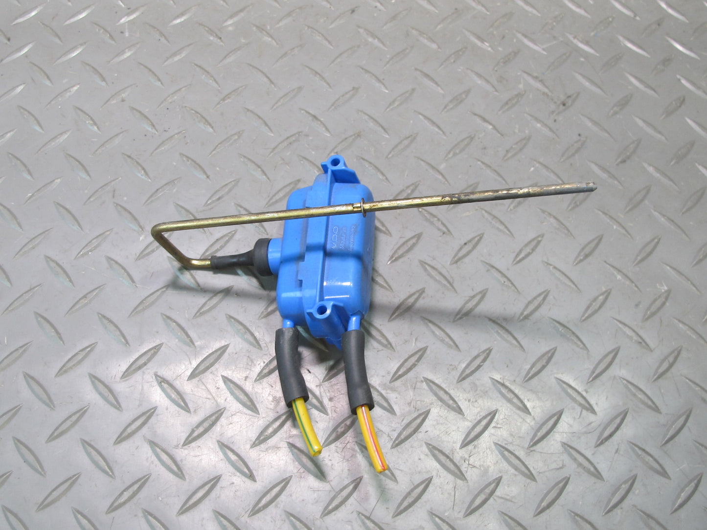 73-85 Mercedes R107 Gas Fuel Tank Door Lid Lock Vacuum Actuator OEM