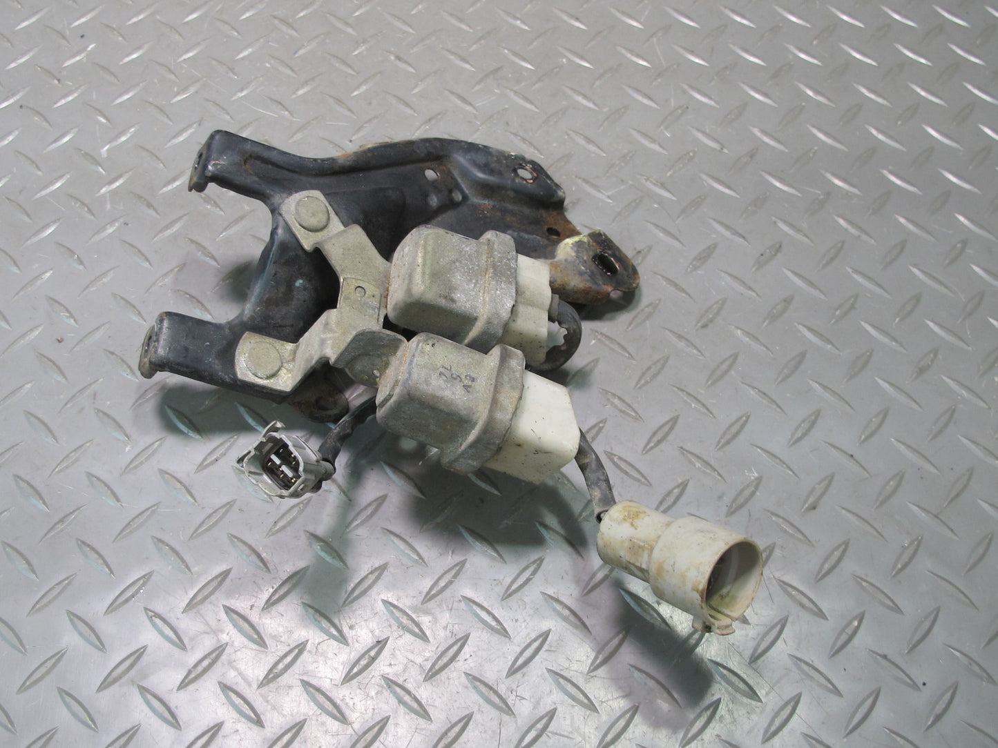 86-92 Toyota Supra MA70L A/C Air Conditioning Fan Relay Module w Bracket OEM