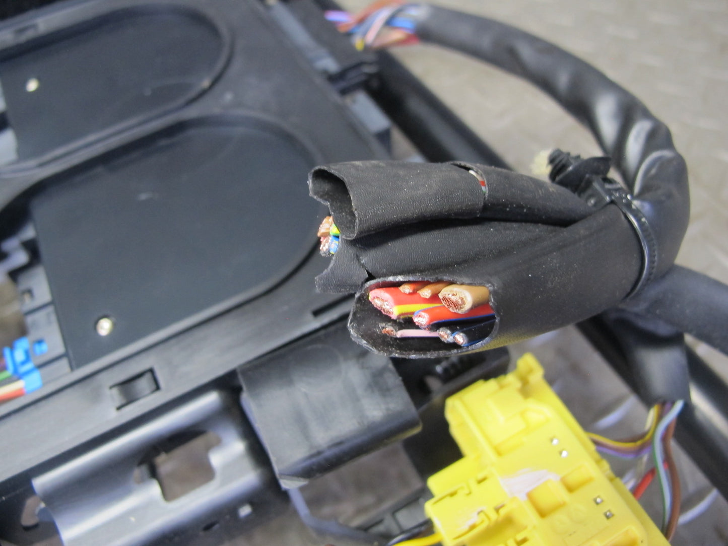 05-08 Mercedes R171 SLK55 AMG Front Left Seat Track w Motors & Module Assy OEM