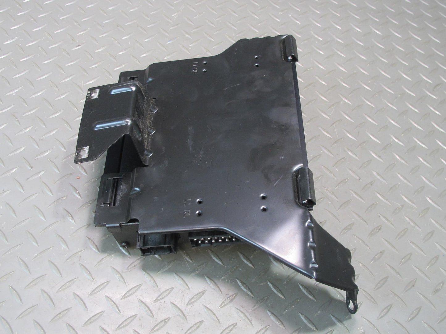 2001-2002 Porsche Boxster 986 Junction Fuse Relay Box Module Unit