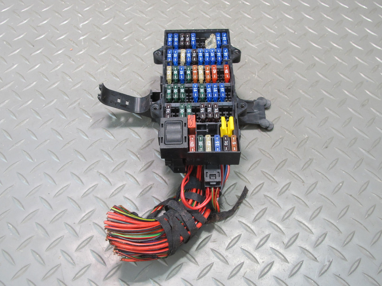 2000-2004 Porsche Boxster 986 Fuse Relay Junction Box Module Unit