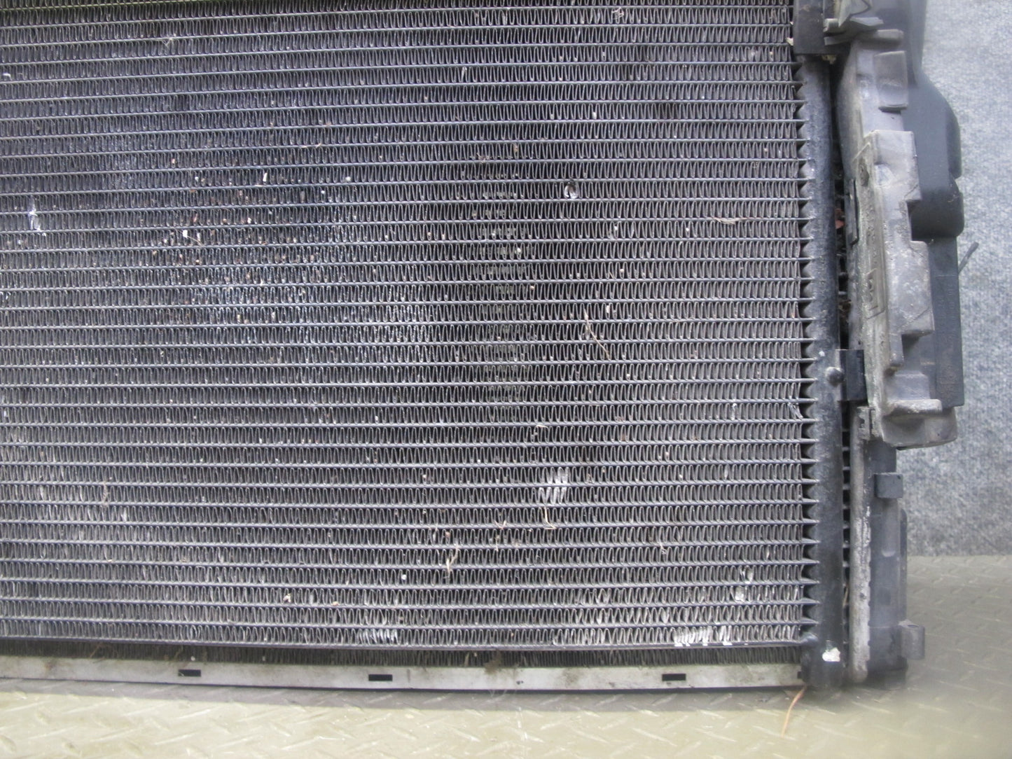 01-02 BMW E46 M54 Engine Radiator A/C Condenser Oil Cooler Shroud Set OEM