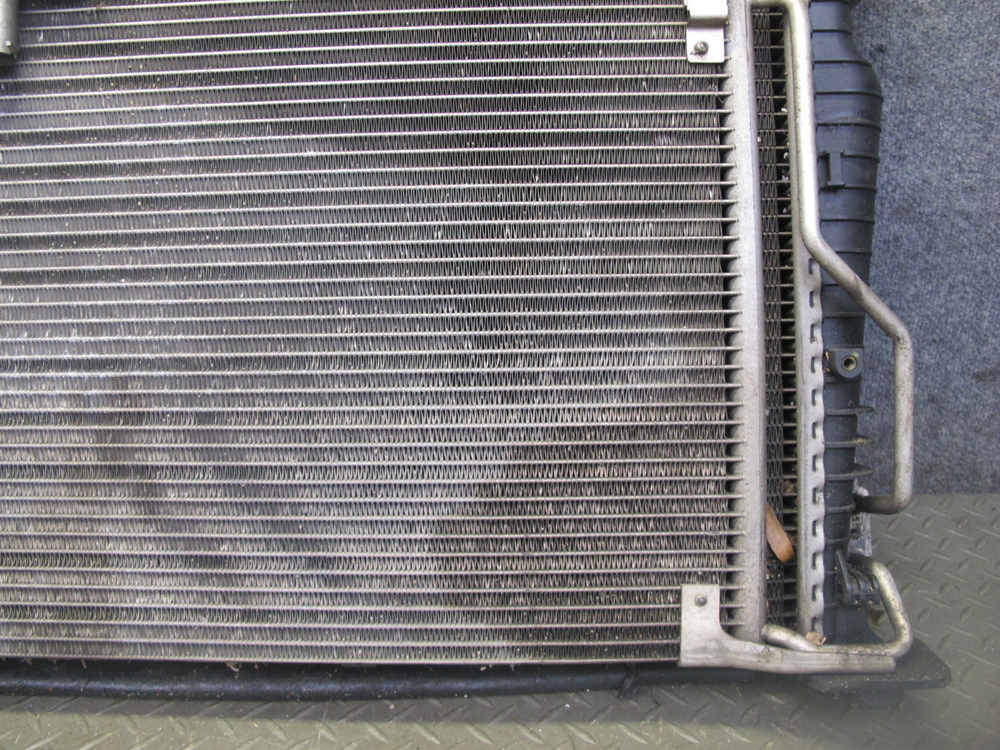 03-06 Mercedes R230 SL500 Engine Radiator Condenser w Oil Cooler OEM