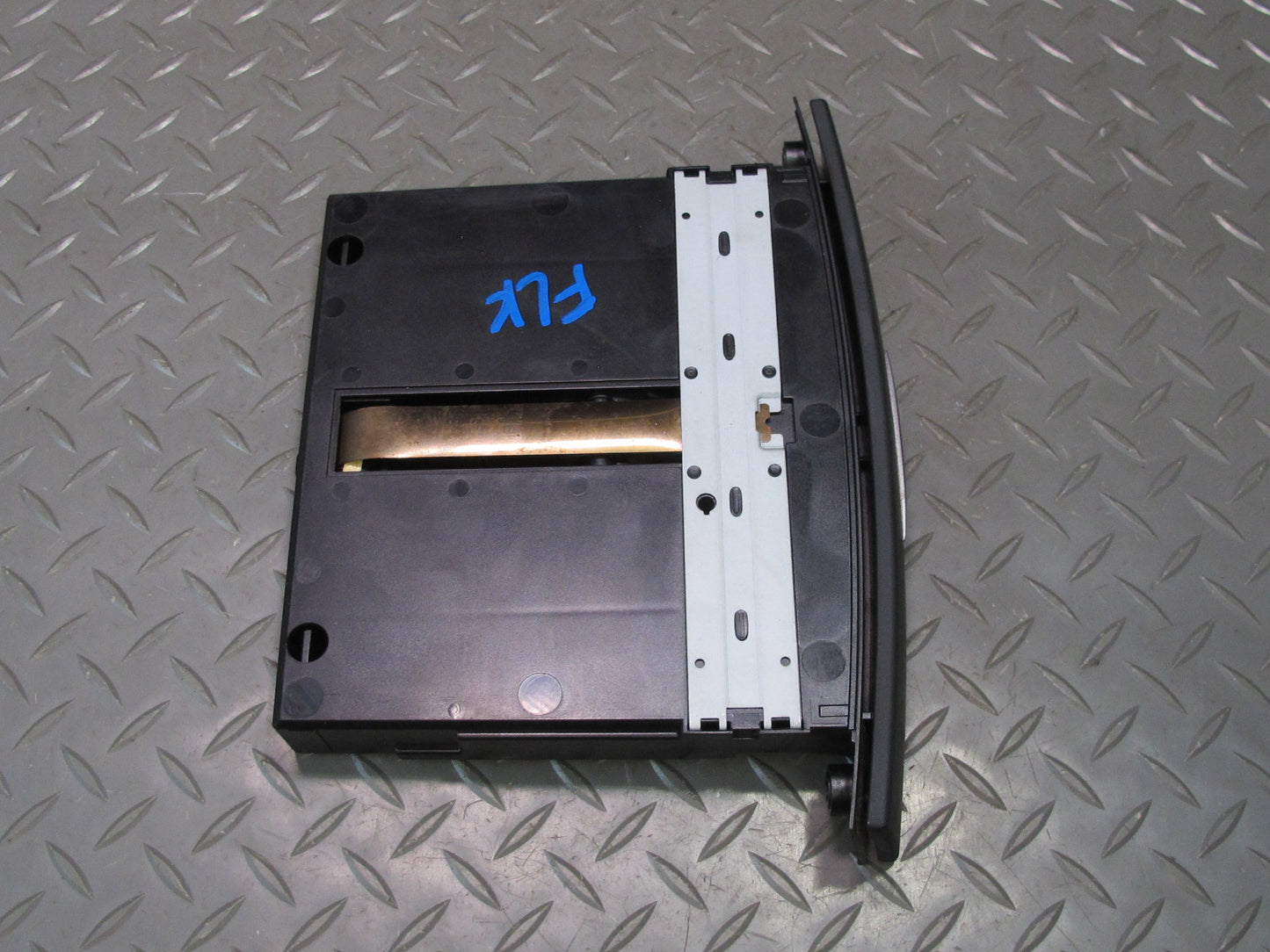 05-11 Mercedes R171 Slk-class Dash CUP Holder Assembly 1716800214 OEM