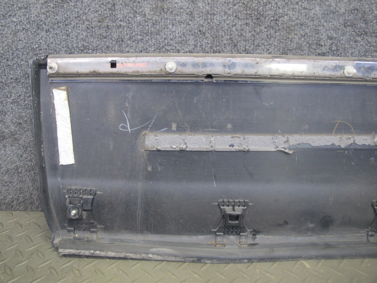 04-06 Lexus UCF30L LS430 Right Fender Door Lower Exterior Molding Trim Set OEM