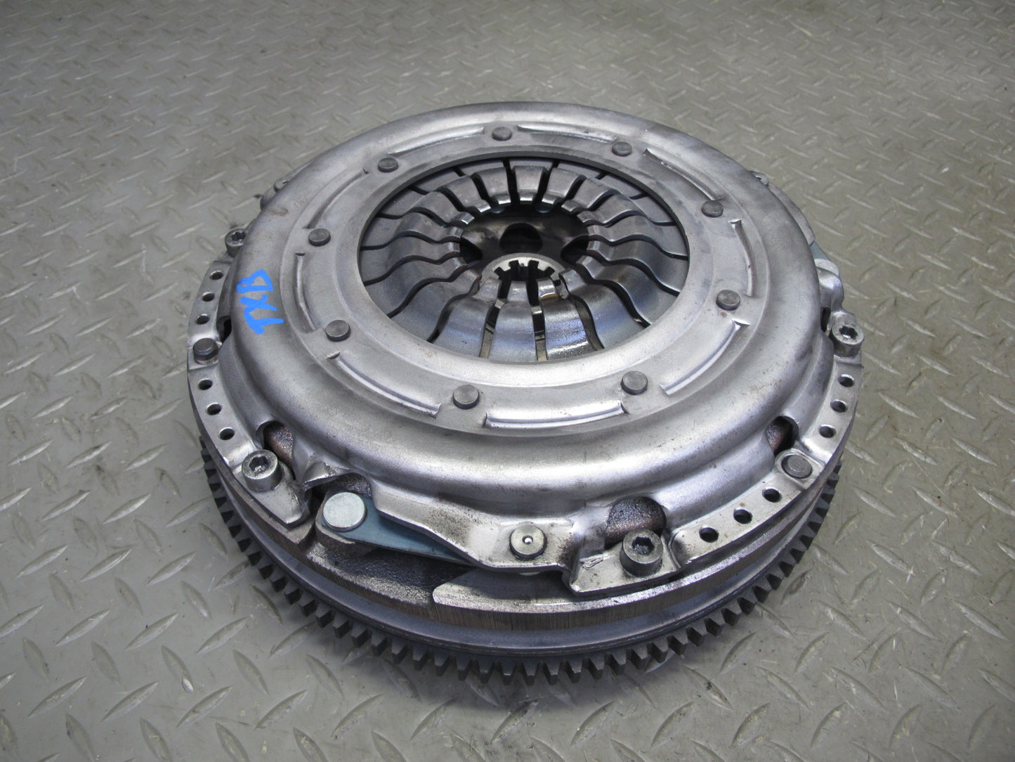 96-99 BMW E36 328i M52 M/T Manual Flywheel Clutch Pressure Plate Bolt Set OEM