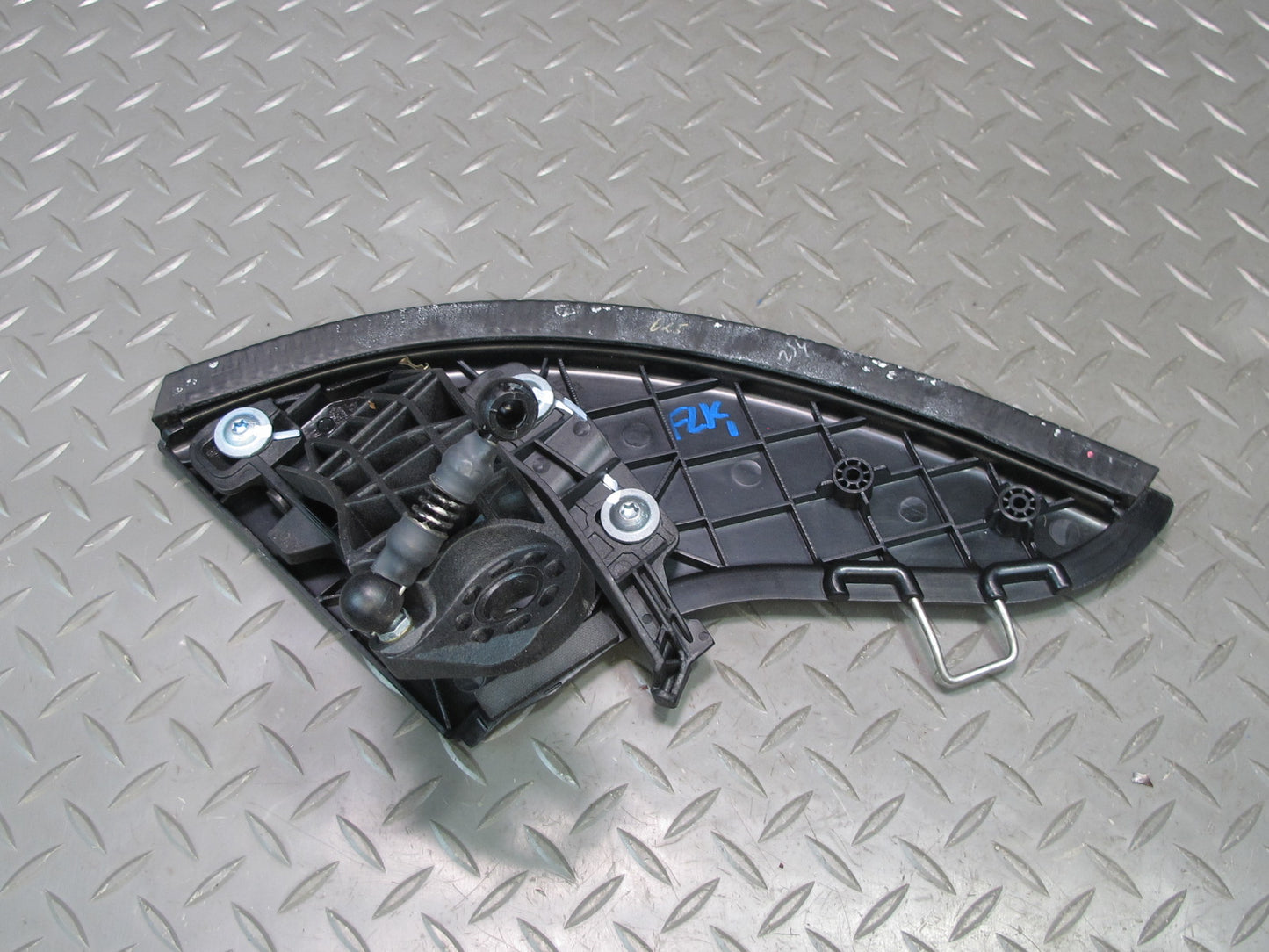 05-11 Mercedes R171 SLK Set of 2 Left & Right Hard TOP Hinge Flap Cover OEM