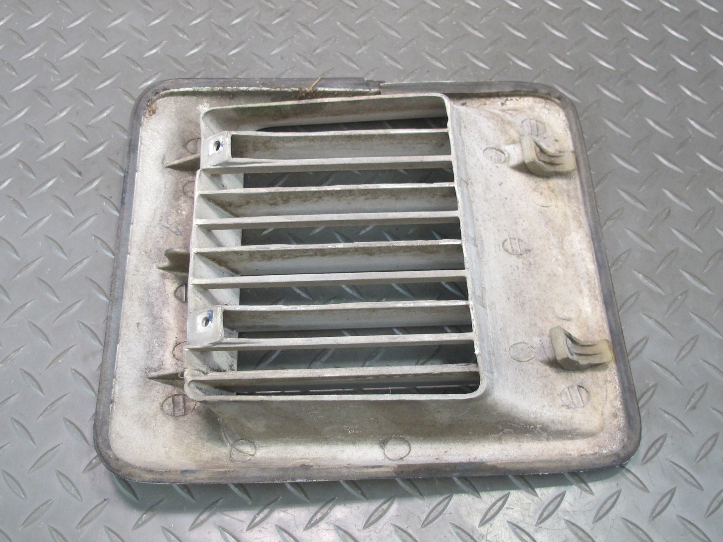 88-89 Toyota MR2 AW15 Right Quarter Panel Air Inlet Scoop Vent Grille White OEM