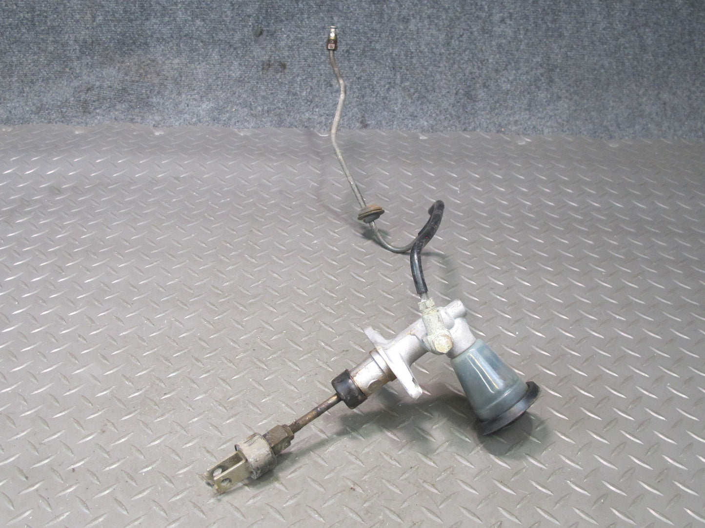85-89 Toyota MR2 AW15 M/T Clutch Master Cylinder w Hose OEM