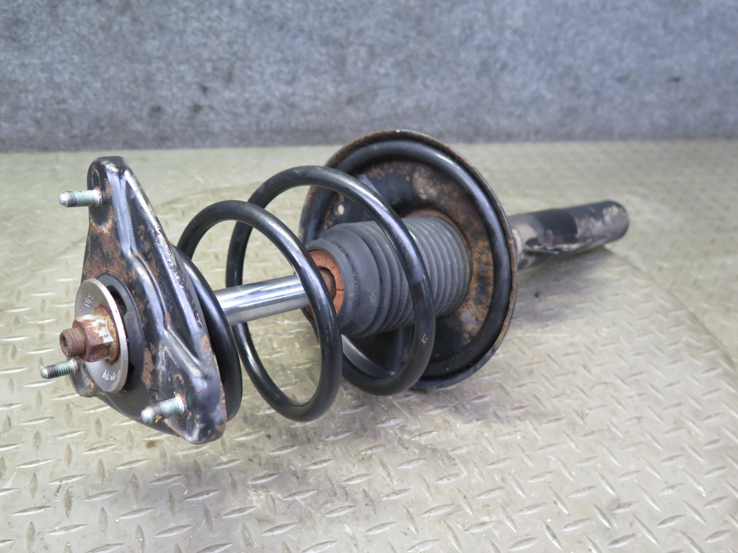 1997-2004 Porsche Boxster 986 Front Left & Right Side Strut Shock Absorber Set