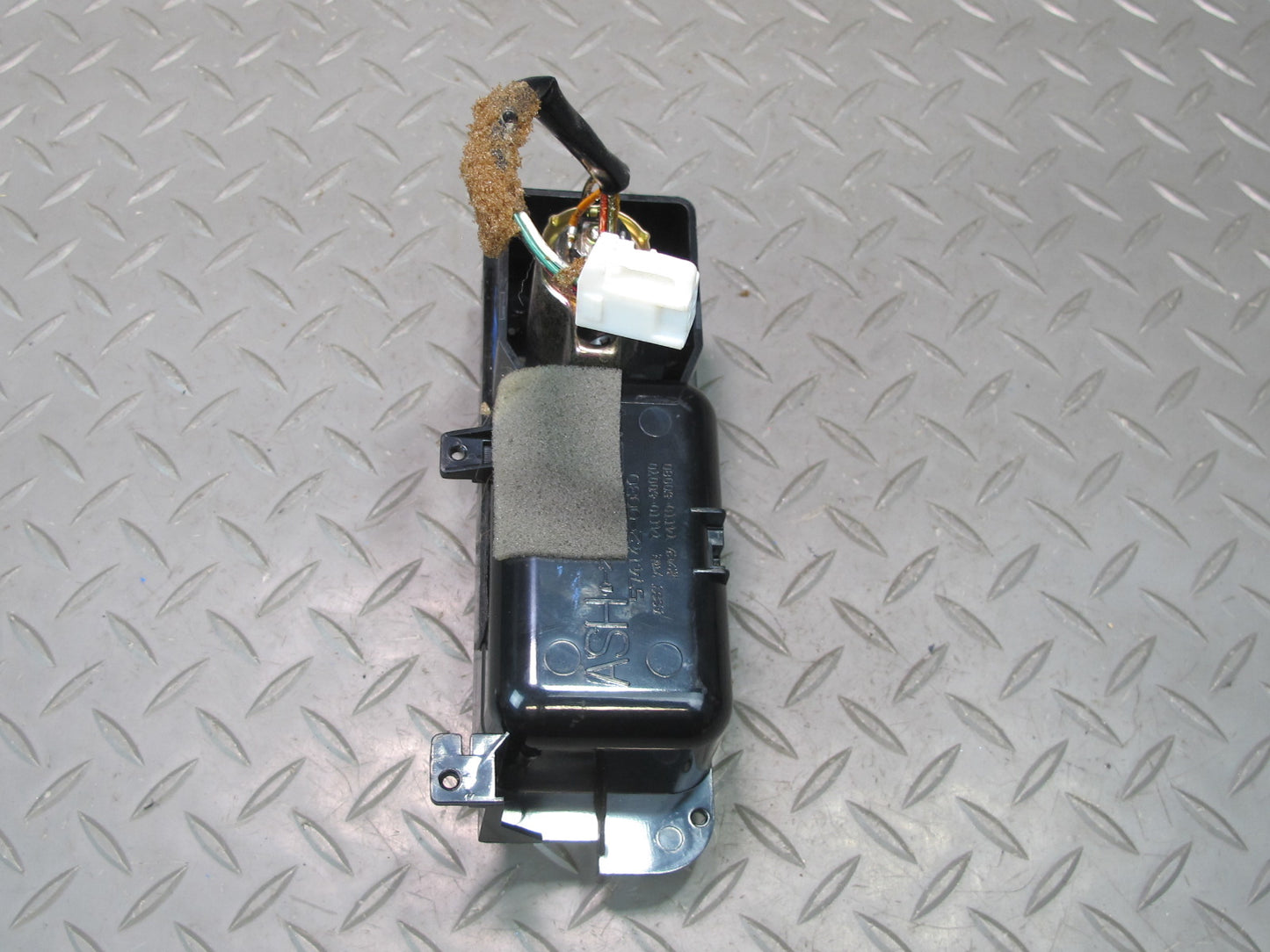 01-06 Lexus UCF30L LS430 Front Center Console Ashtray OEM