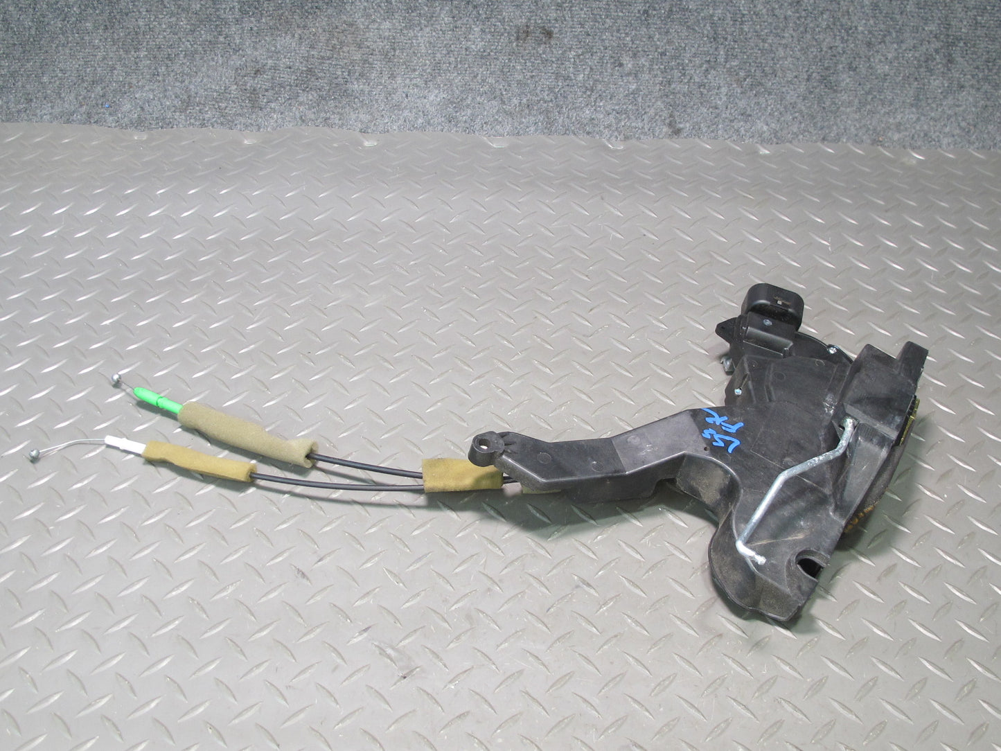 02-06 Lexus UCF30L LS430 Front Right Door Lock Latch Actuator NO Soft Close OEM